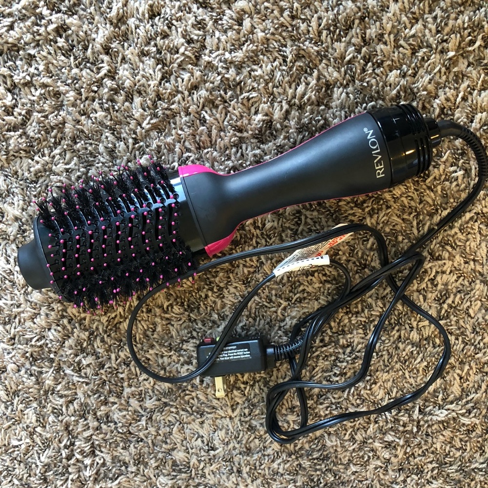 Revlon salon one-step hair dryer and volumizer